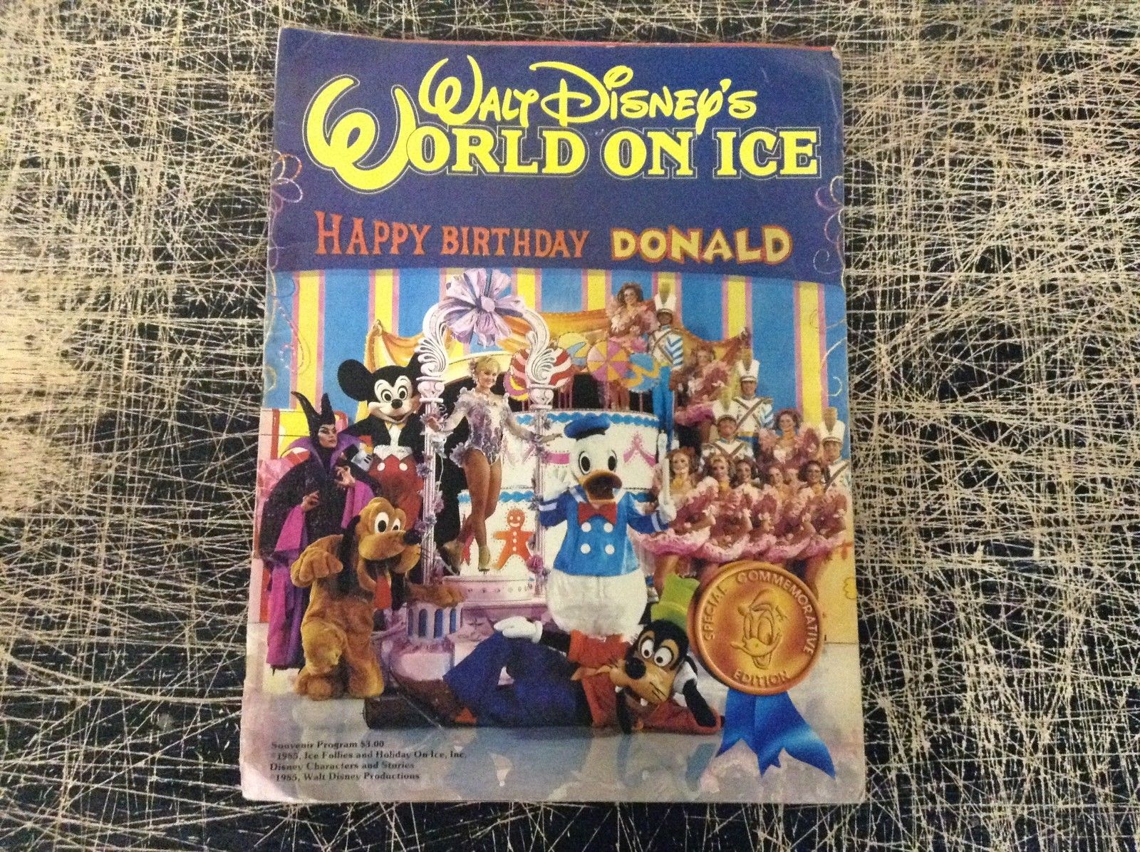 Walt Disney\'s World On Mickey Age, Comic Ice Souvenir Duck / T19 Books Mickey HipComic Mouse Superhero | - Program Mouse, Donald Modern 1985