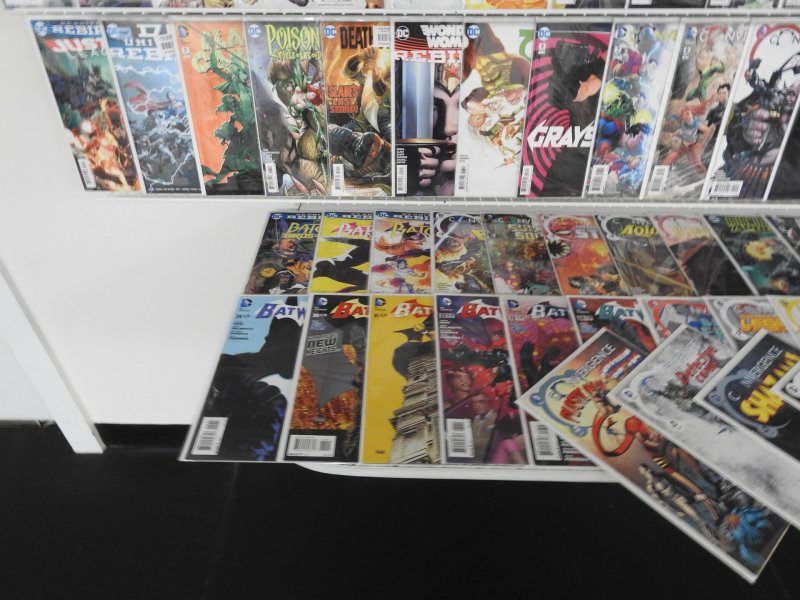 Huge Lot 160+ Comics W/ Batman, Convergence, Blue Beetle+ Avg NM- Condition!!