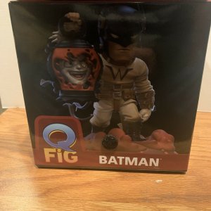 Q Fig Batman Last Knight on Earth Quantum Mechanix Elite Figure Statue Display 