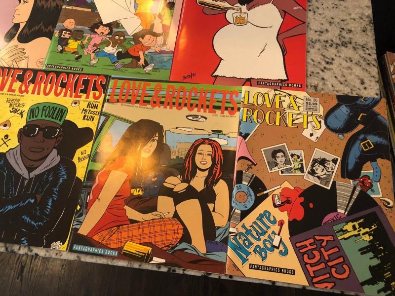 11 Love & Rockets Fantagraphics Magazines #30 31 32 33 34 35 36 37 38 39 40 TD15