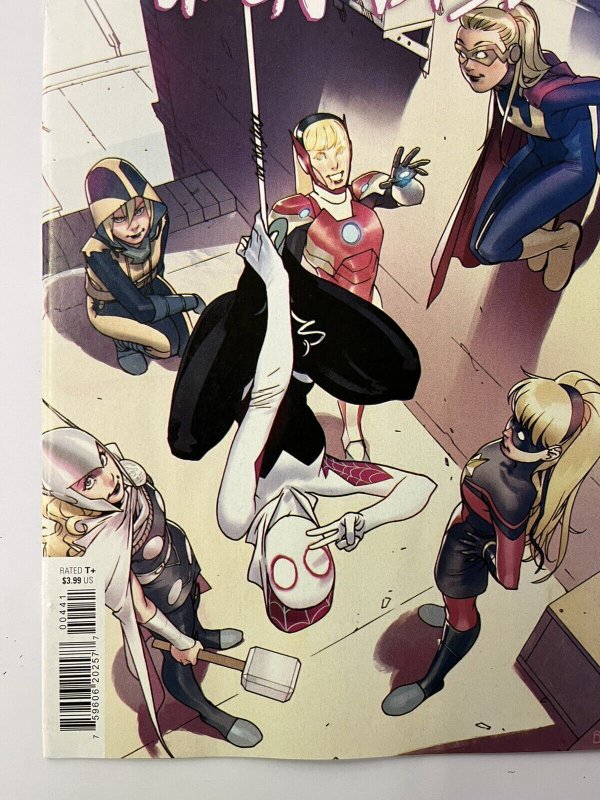 SPIDER-GWEN GWENVERSE #4 (2022) CVR A + 1:25 BENGAL NM IN-HAND PROSHIPPER 