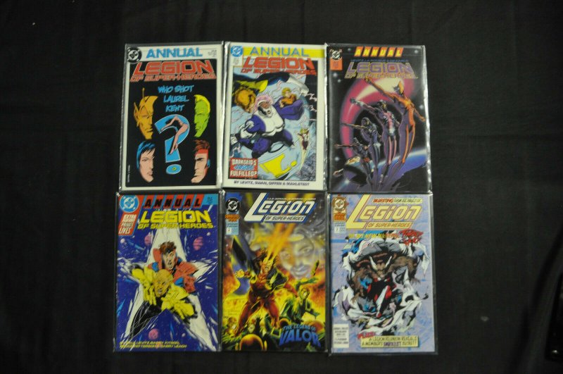 LEGIONS OF SUPER HEROES /LEGIONNAIRES1985-94 MIXED LOT OVER 250 COMICS.. VF - NM