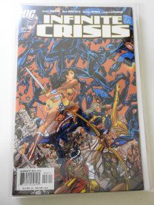 Infinite Crisis #3 George Pérez Cover (2006)