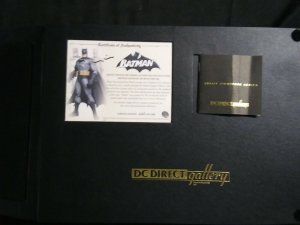 BATMAN - ARTIST SIGNATURE SERIES FIGURE EXCLUSIVE EDITION:HUSH BY JIM LEE MINT