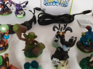 SKYLANDERS SWAP FORCE lot of 19 Figures Portal Xbox 360 game cards Spyro used 