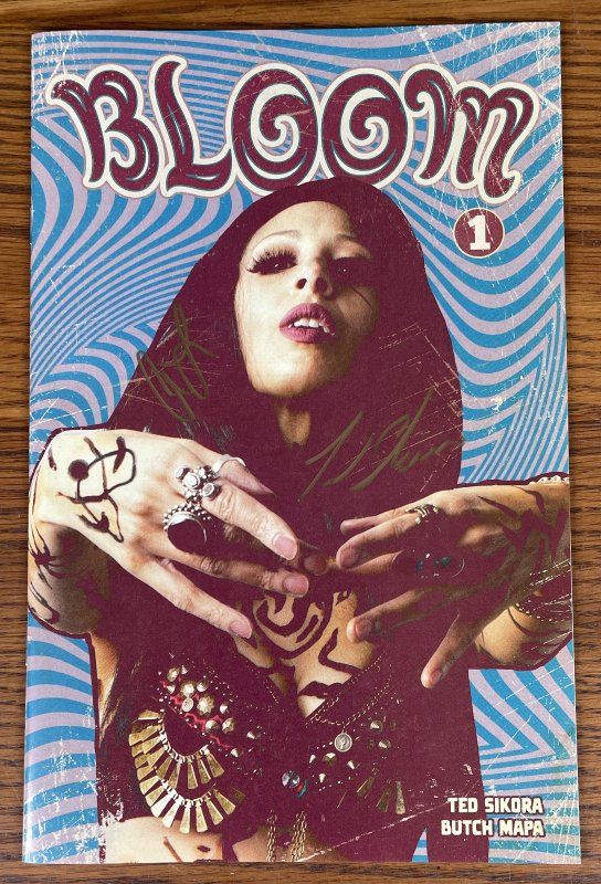 RARE BLOOM #1 COMIC BOOK SIGNED TED SIKORA & ALICIA LYNN LTD 500 Photo Cover E