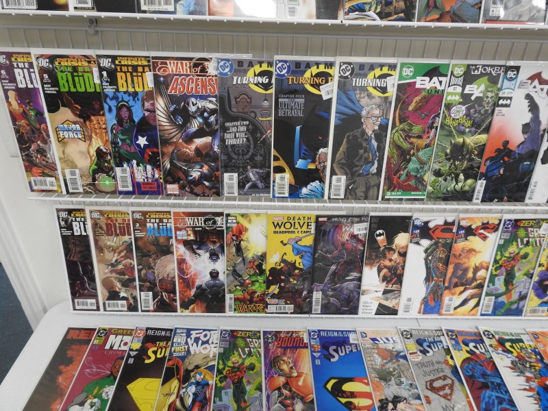 Huge Lot 150+ Comics W/ Batman, Superman, Green Lantern, +More AVG VF-