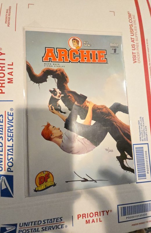 Archie #1 Dynamic Forces Cover (2015) signed by Jae Lee /225