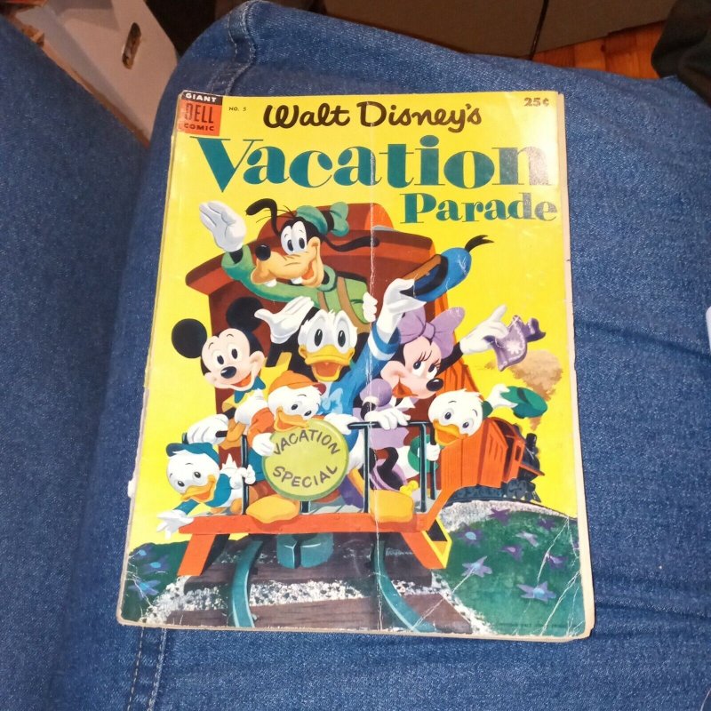 Dell Giant Vacation Parade #5 walt disney's 1954 golden age donald duck comics