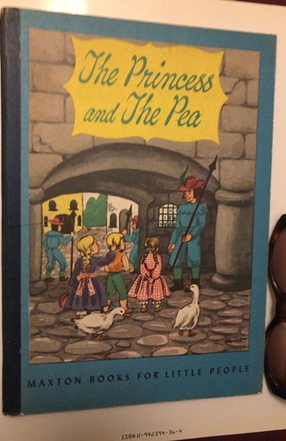 The princess and the pea, 1946, MAXTON books, unmarked very clean