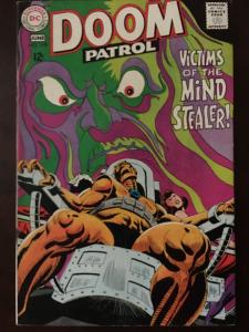 DOOM PATROL! #119 ELASTI-GIRL! WOW! BRIGHT VF PSYCHEDELIC COVER