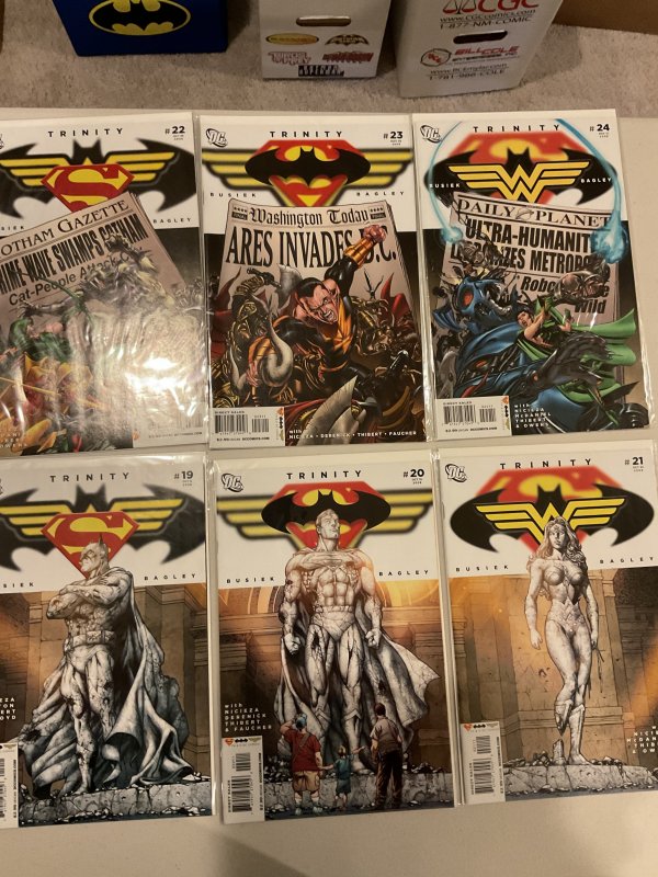 Trinity Complete Set 1-52  2008-09  Busiek!  Bagley!  All Triptych Covers!