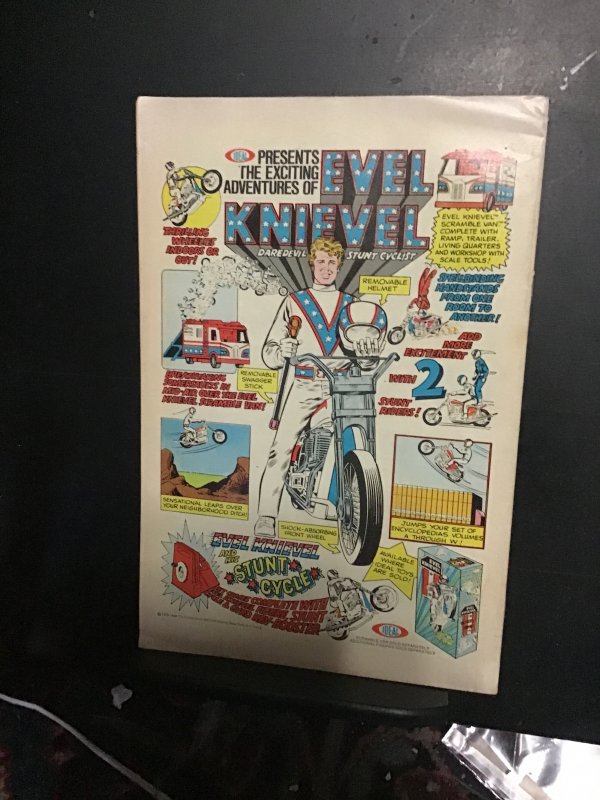 Fantastic Four #142 (1974) 1st Darkoth! Dr. Doom cameo! Mid-grade key! FN Wow!