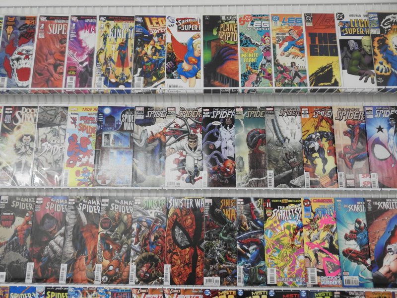 Huge Lot of 200+ Comics W/  Spiderman, Ghost Rider, +More! Avg VF Condition!