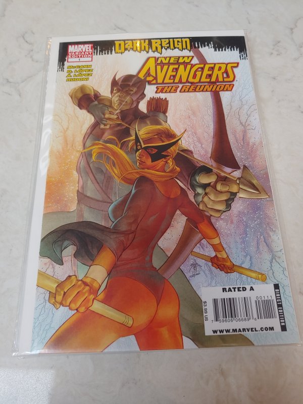 New Avengers The Reunion #1 Mockingbird Hawkeye Variant Dark Reign Marvel