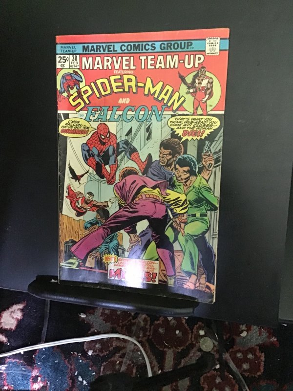 Marvel Team-Up #30 (1975) spider-Man and the Falcon! Mid grey key!FN-  Wow!