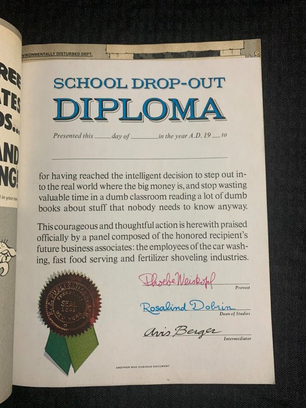 1977 MAD SPECIAL Magazine #22 FVF 7.0 with 16 Diplomas & Awards Insert