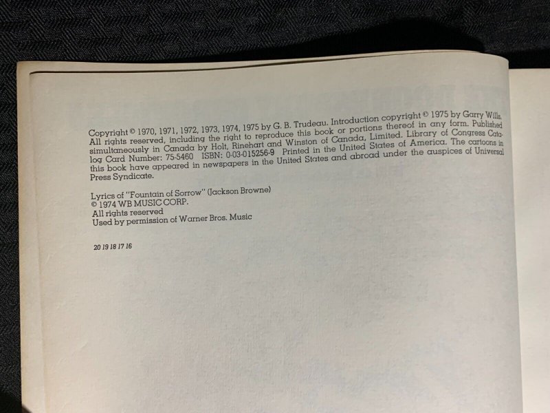 1975 THE DOONESBURY CHRONICLES by G.B. Trudeau SC VG+ 4.5 16th HR&W