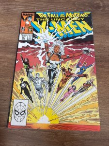 Uncanny X-Men # 227 VF/NM Marvel Comic Book Wolverine Storm Colossus 23 J437