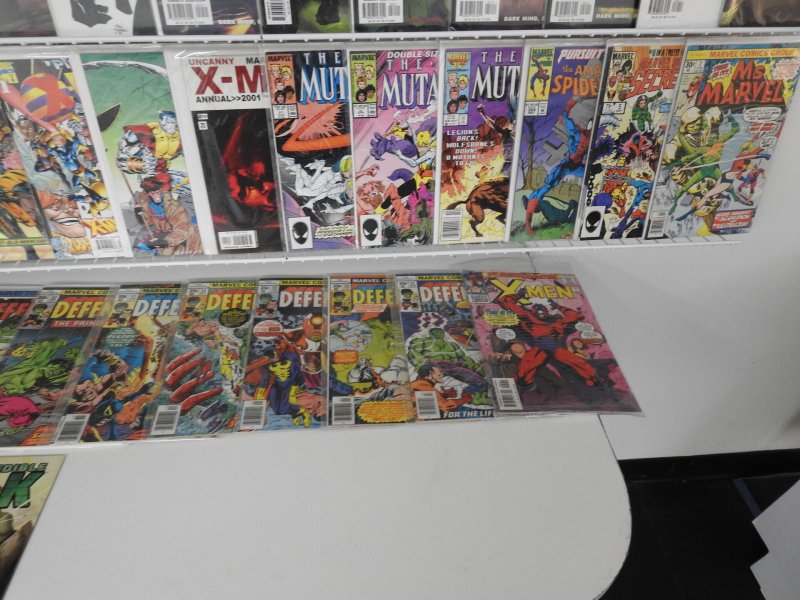 Huge Lot 140+ Comics W/Spider-Man,  Defenders,  X-Men+ Avg VF- Condition!!