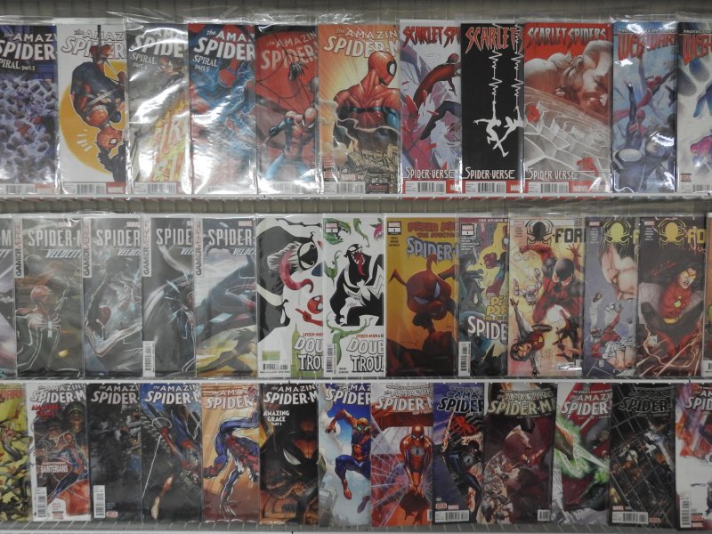 Huge Lot of 200+ Comics W/ All Spiderman! Average VF+ Condition!