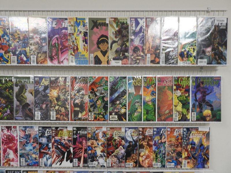 Huge Lot 150+ Comics W/ Batman, Spiderman, Justice League, +More AVG VF-