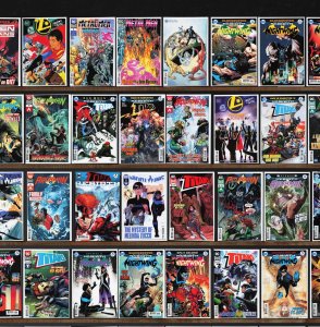 Huge Lot 140+ Comics with Nightwing, Titans, Aquaman, World& & More!