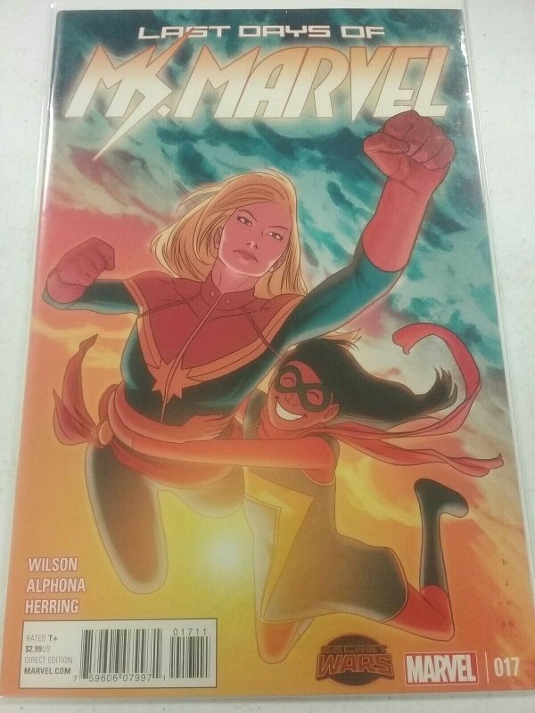 Ms. Marvel Comic Issue 17 ModernAge First Print 2015 Wilson Alphona Herring NW58