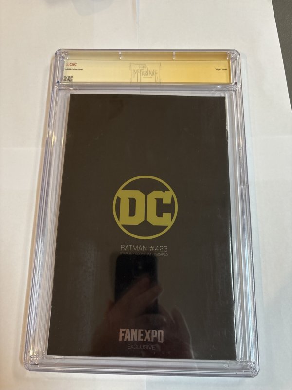 Batman (2022) #423 (CGC 9.8)  Fan Expo Special Foil Gold Signed Todd McFarlane