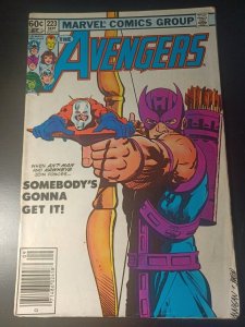 Avengers #223 VG/FN Iconic Cover Newsstand Marvel Comics c213