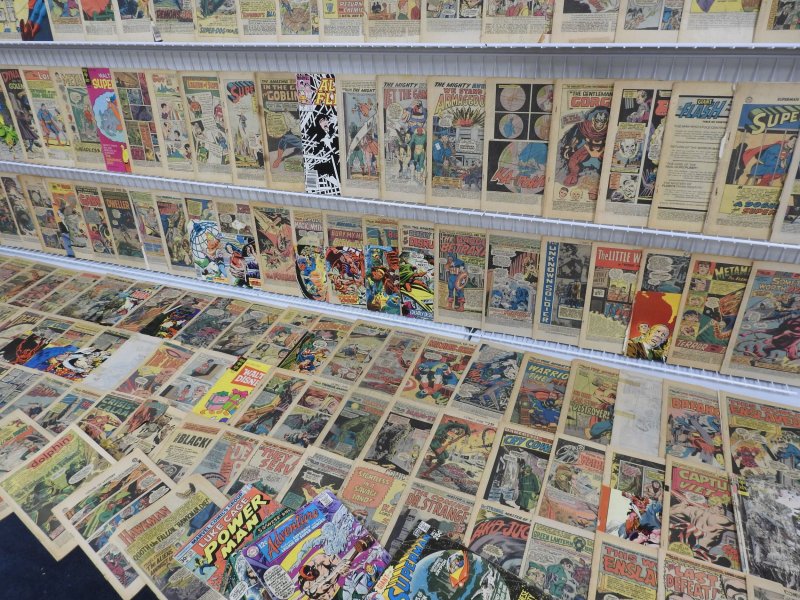 Huge Lot 170+ Low Grade Comics W/ Superman, Daredevil, +More! See desc