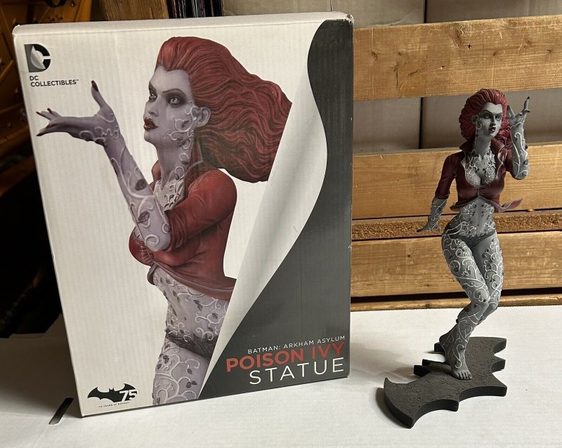 Poison Ivy Batman Arkham Asylum DC Collectibles Cold-Cast Porcelain Statue