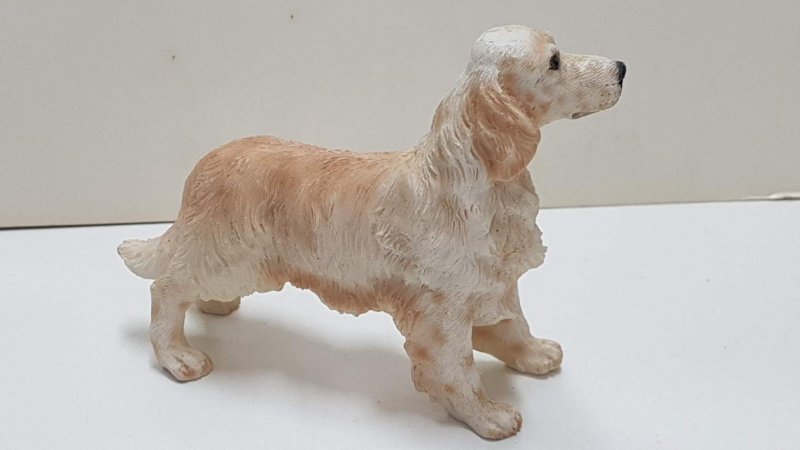 Figura de perro resina: Cocker Spaniel de 8.5x11 cm