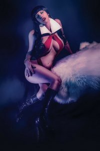 VENGEANCE OF VAMPIRELLA (2019 DYNAMITE) #2 VARIANT 1:20 COSPLAY VI PRESALE-11/06