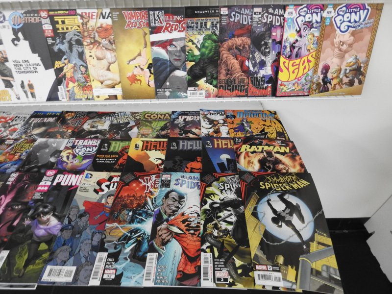 Huge Lot 180+ Comics W/ X-Men, Spider-Man, Hellboy+ Avg VF Condition!
