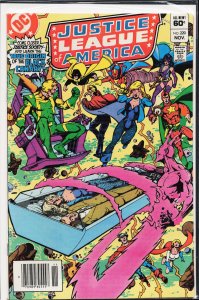 Justice League of America #220 Newsstand Edition (1983) Justice League