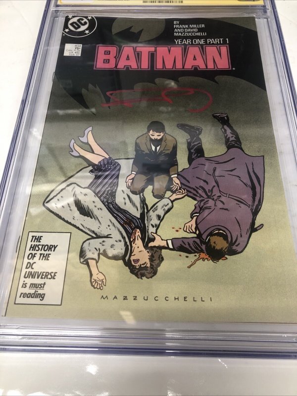 Batman (1987) # 404 (CGC 9.8 SS) Signed Frank Miller • DC Comics • Mazzucchelli