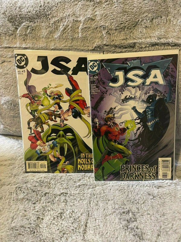 Lot of 16 Books JSA DC Comics 29 32 33 35 36 37 39 40 41 42 43 44 45 46 54 55