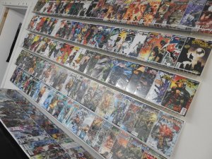 Huge Lot of 150+ Comics W/ Batman, Aquaman +More! Average VF- Condition!
