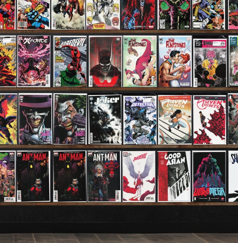 Huge Lot 150+ Comics with Daredevil, Batman Beyond, Thor, Seven Secrets & More!