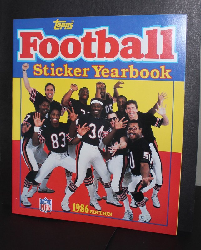 1986 Topps Football Sticker Album /  NM-MT