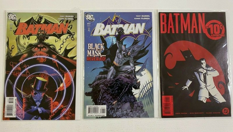 Batman lot #627-697 + Special DC 27 pieces avg 7.0 (range 6.0-8.0) (2004-'10)