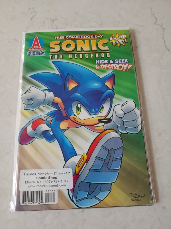 Sonic Hide & Seek & Destroy! Free Comic Book Day Edition  (2010)