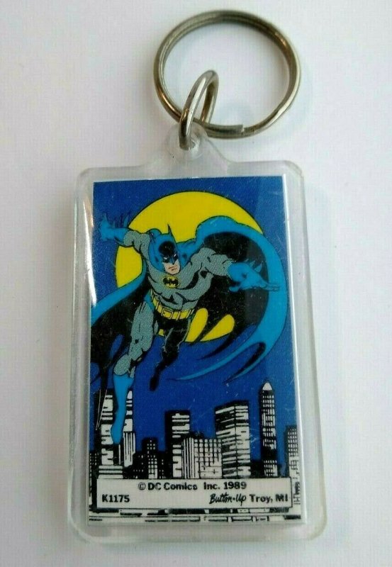 Batman Flying Moon Keychain 1989 Original Licensed Official DC Comics Button Up 