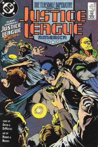 Justice League America #32 FN ; DC | Adam Hughes Giffen DeMatteis