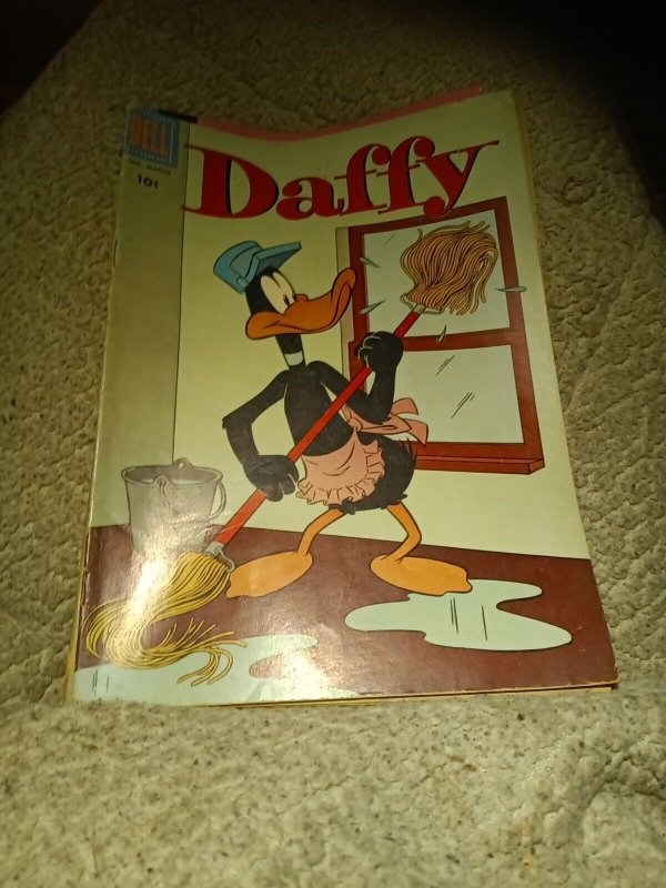 Daffy Duck 8 Issue Silver Bronze Age Comics Lot Run Set Collection