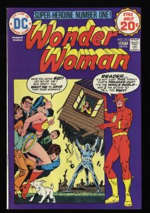 Wonder Woman #213 VF/NM 9.0 Flash!