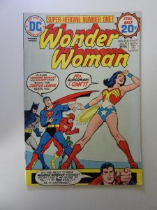 Wonder Woman #212 (1974) VF condition