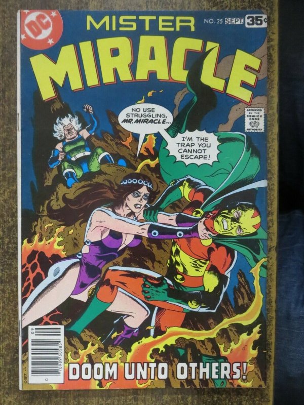 MISTER MIRACLE 25 VG-F 9/1978 Gerber/Golden COMICS BOOK