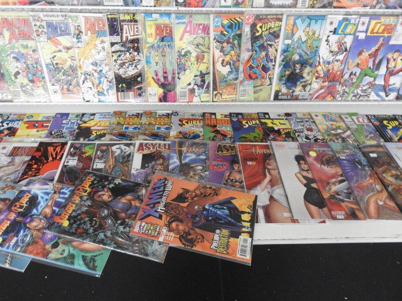 Huge Lot of 160+ Comics W/ Avengers, X-Men, Superman Avg VF Condition